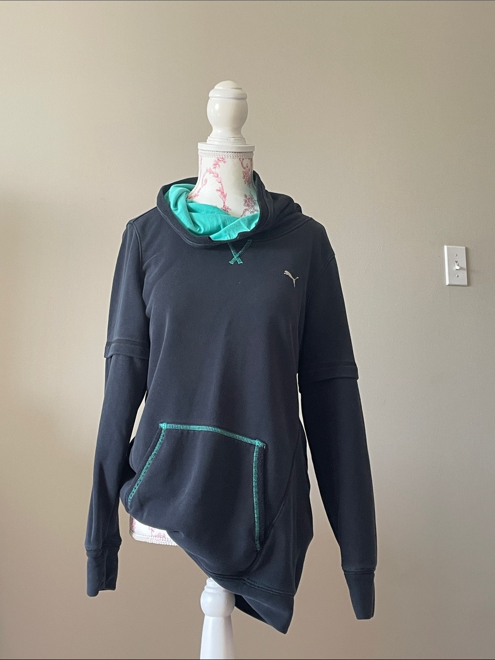 Vintage Puma Women's Black Hoodie with Teal Accents